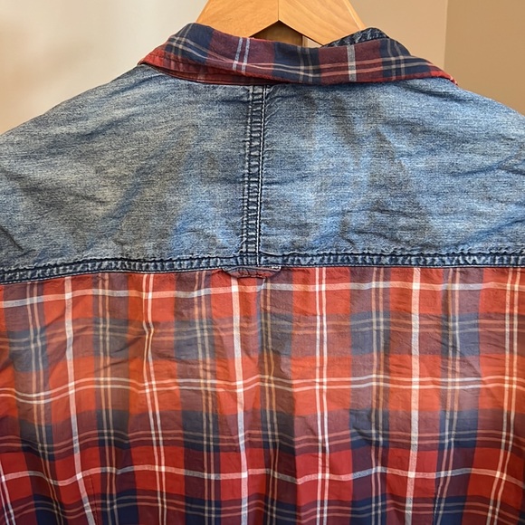Tokyo Laundry Plaid Button Down. Fits like a medium - Picture 6 of 7